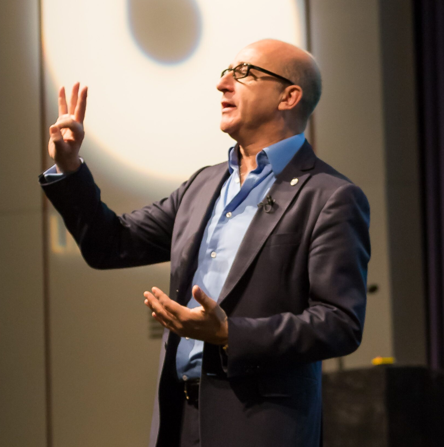 Paul_McKenna_at_The_Best_You_Expo_2018.png